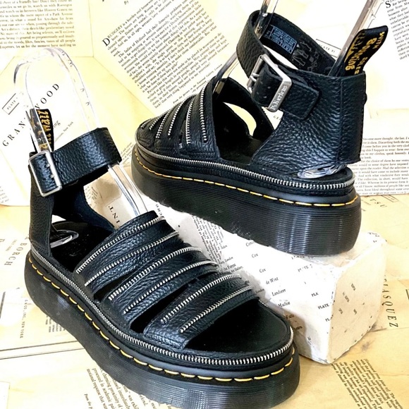 Urban Outfitters Dr Martens Clarissa 11 Quad Hdw Sandal Black Leather - Picture 7 of 9